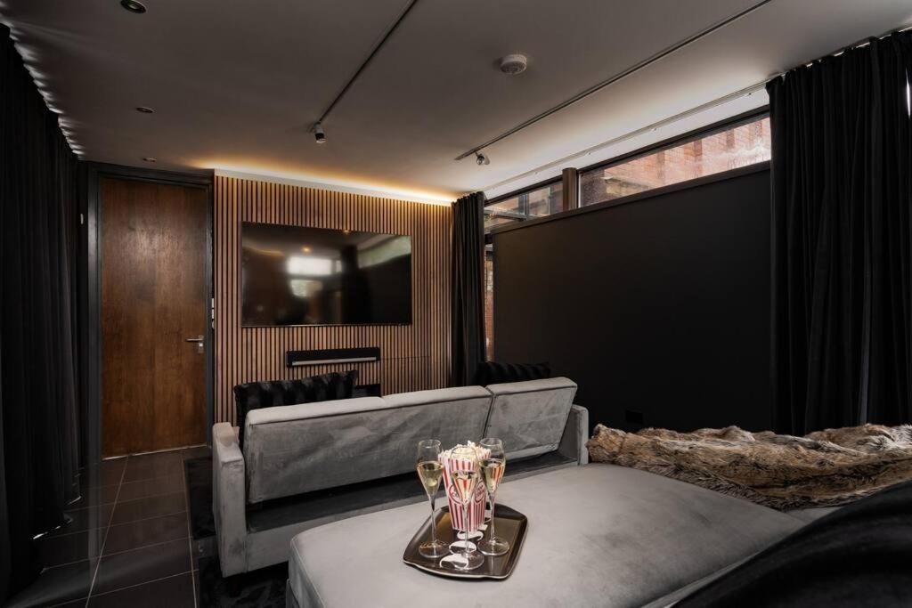Luxury Water Tower I Roof Bar I Cinema Cardiff Exterior foto